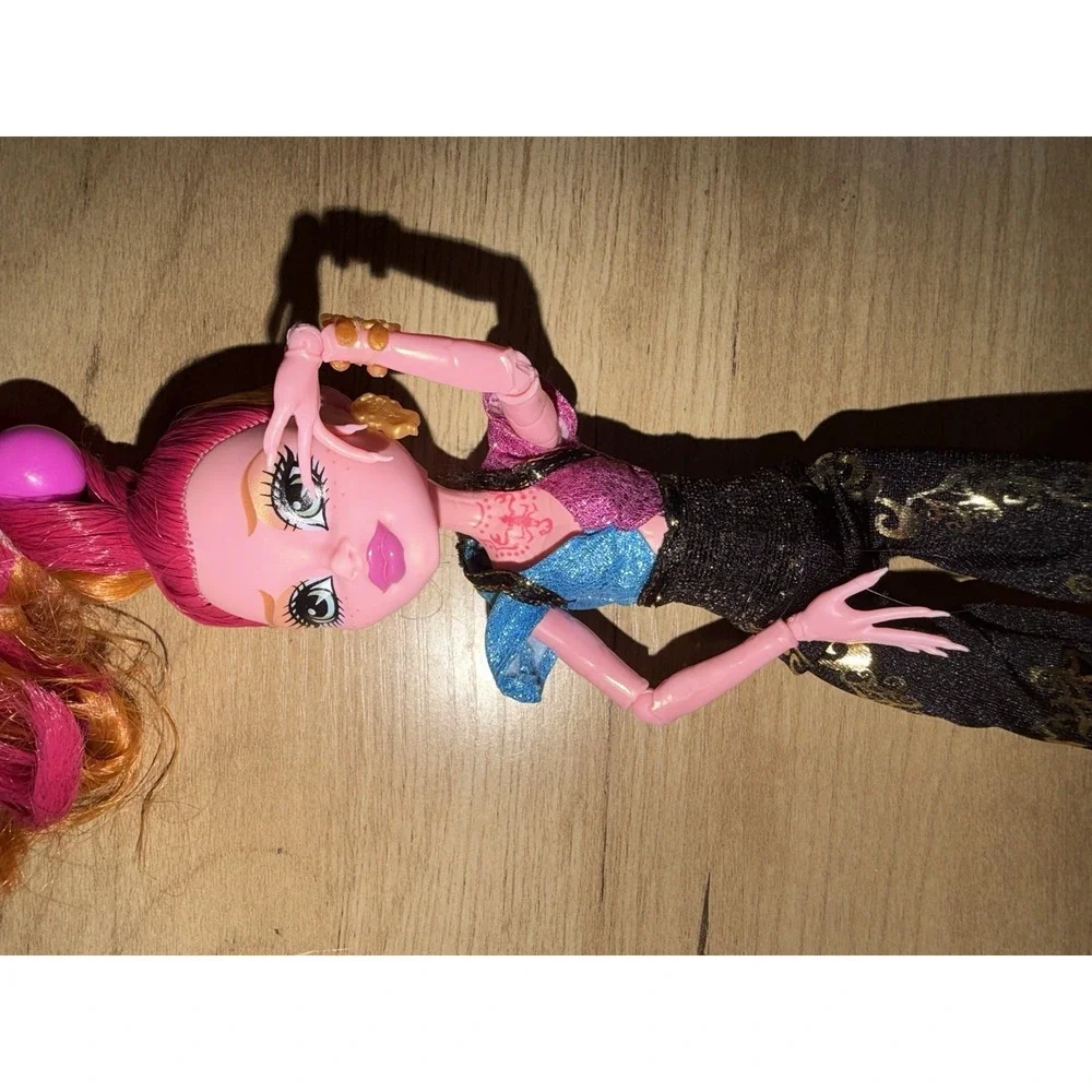 Monster High 13 Wishes Gigi Grant Doll with outfit & shoes 1st edition